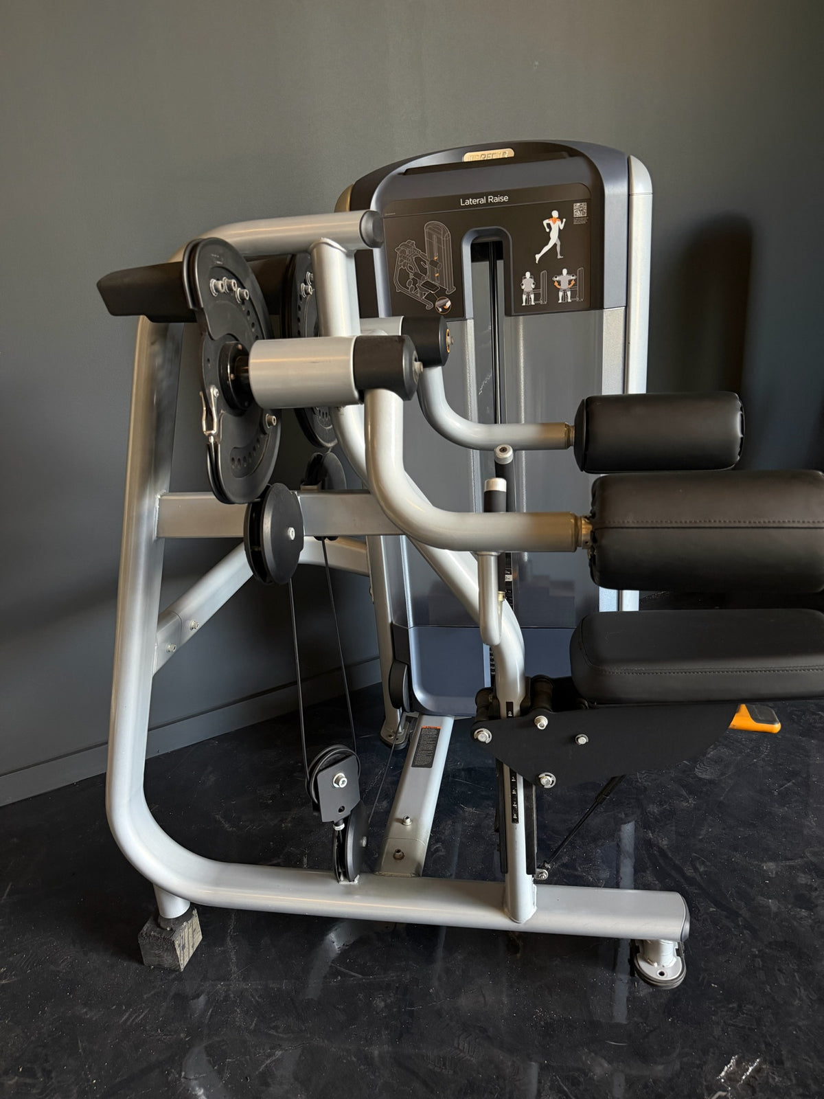 Precor Selectorized Lateral Raise