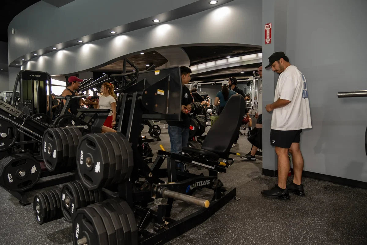 Precor Selectorized Leg Extension representative view 3